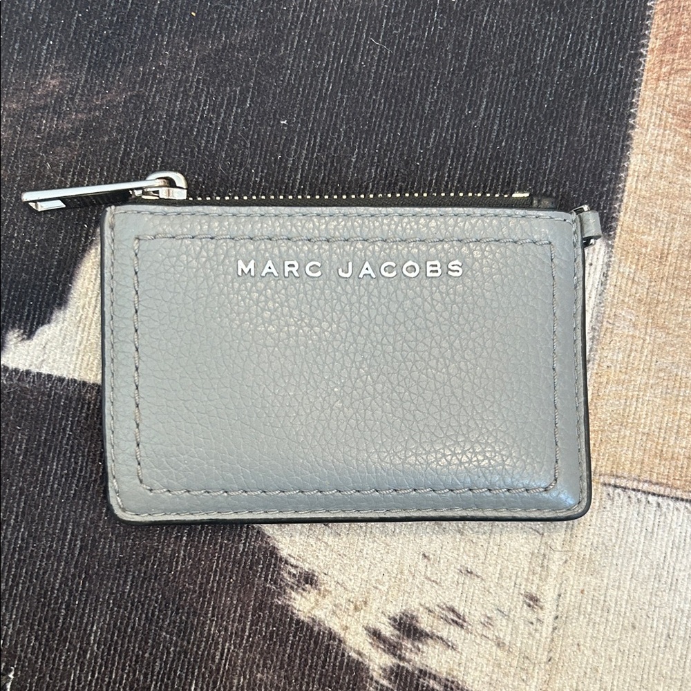 Marc Jacobs Silver Leather compact Key Holder